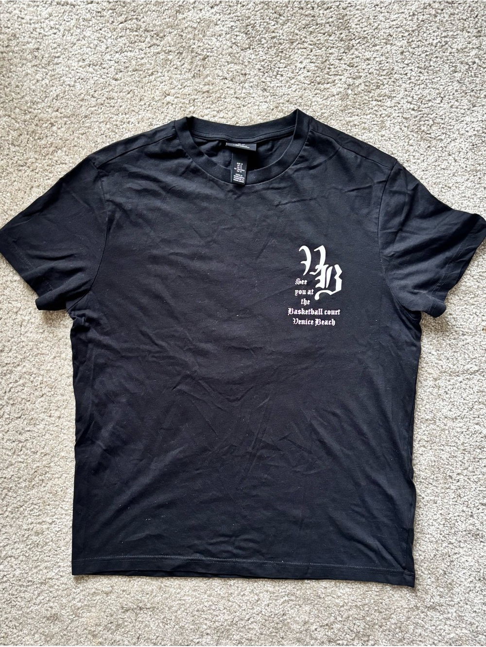 black and white H&M tee